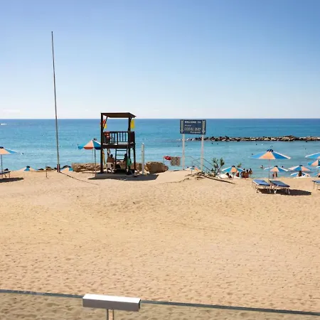 Skandinavia - Modern 3br Escape With Private Pool & Bbq * Peyia