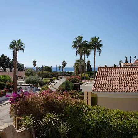 Skandinavia - Modern 3br Escape With Private Pool & Bbq Ferienhaus