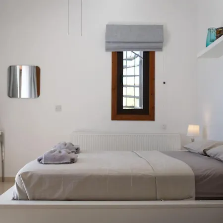 Skandinavia - Modern 3br Escape With Private Pool & Bbq Peyia