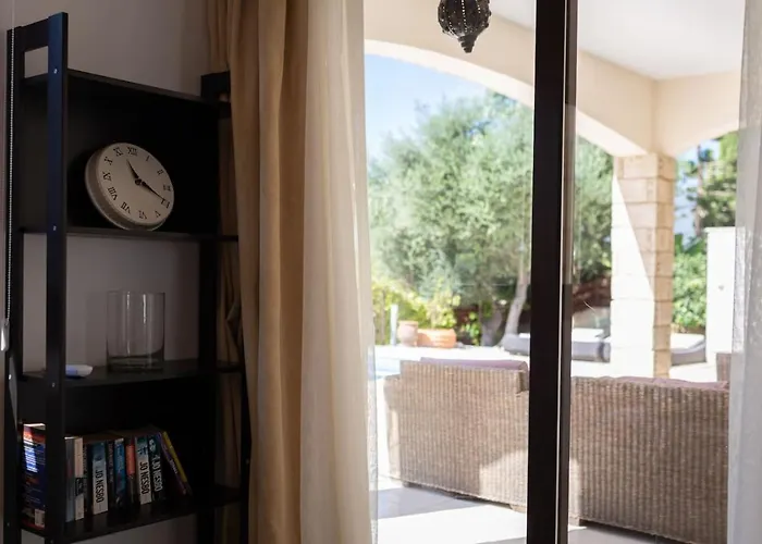 Skandinavia - Modern 3br Escape With Private Pool & Bbq Pegeia