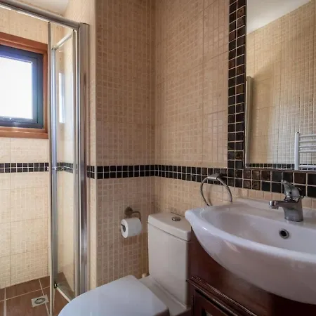 Skandinavia - Modern 3br Escape With Private Pool & Bbq 度假居