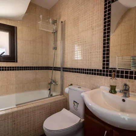 Skandinavia - Modern 3br Escape With Private Pool & Bbq *