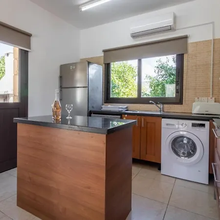 Skandinavia - Modern 3br Escape With Private Pool & Bbq * Peyia