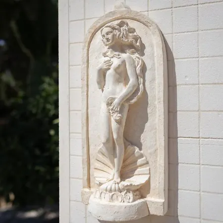 Skandinavia - Modern 3br Escape With Private Pool & Bbq 度假居 *