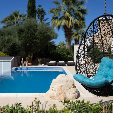 Skandinavia - Modern 3br Escape With Private Pool & Bbq