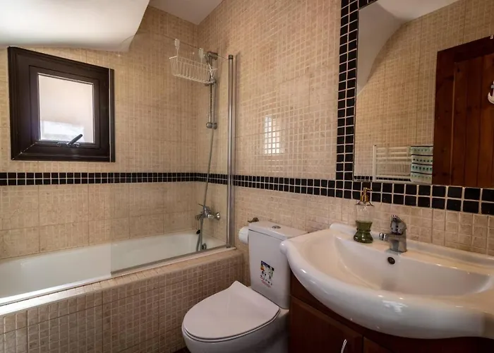 Skandinavia - Modern 3br Escape With Private Pool & Bbq *