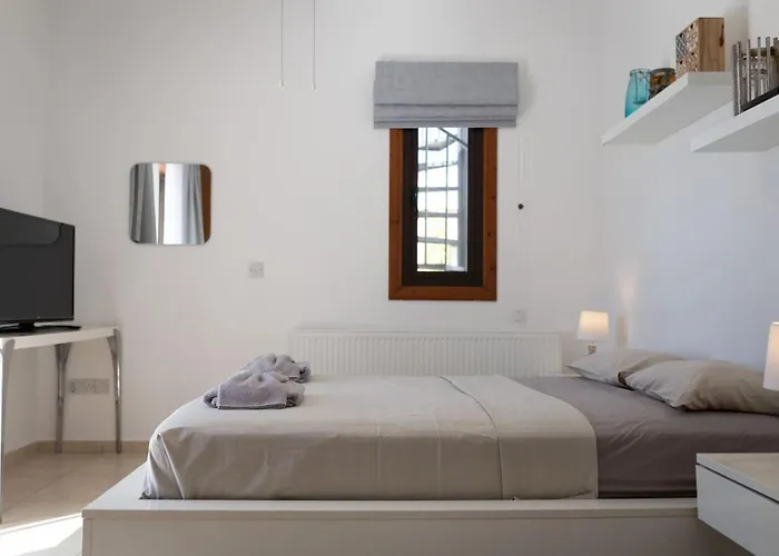 Skandinavia - Modern 3br Escape With Private Pool & Bbq 佩亚