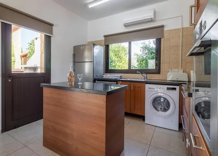 Skandinavia - Modern 3br Escape With Private Pool & Bbq * Peyia