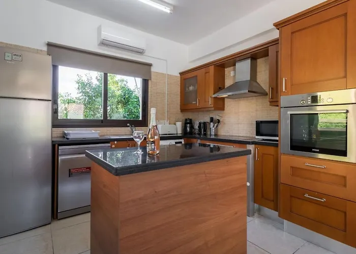 Skandinavia - Modern 3br Escape With Private Pool & Bbq