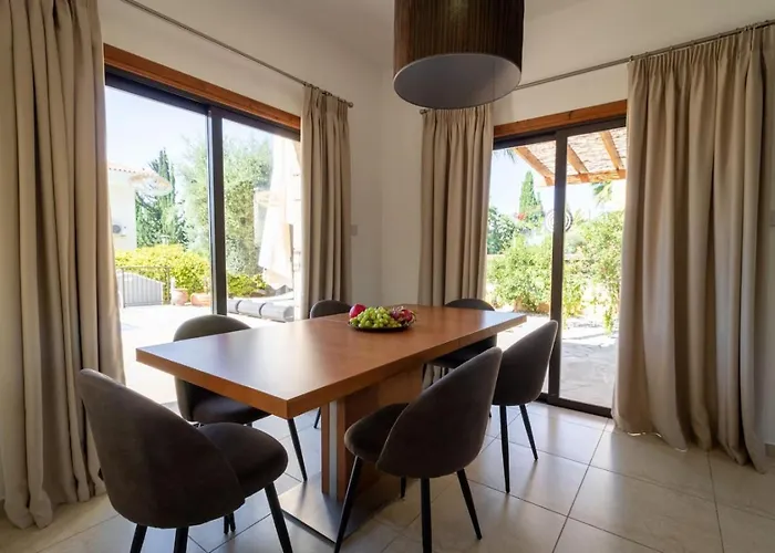 Skandinavia - Modern 3br Escape With Private Pool & Bbq