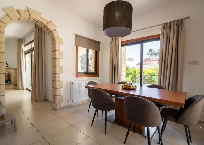 Skandinavia - Modern 3br Escape With Private Pool & Bbq *