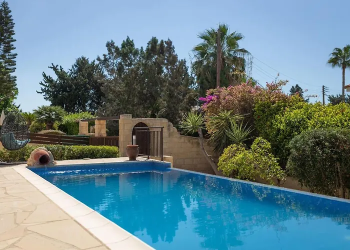 Casa vacanze Skandinavia - Modern 3br Escape With Private Pool & Bbq Peyia